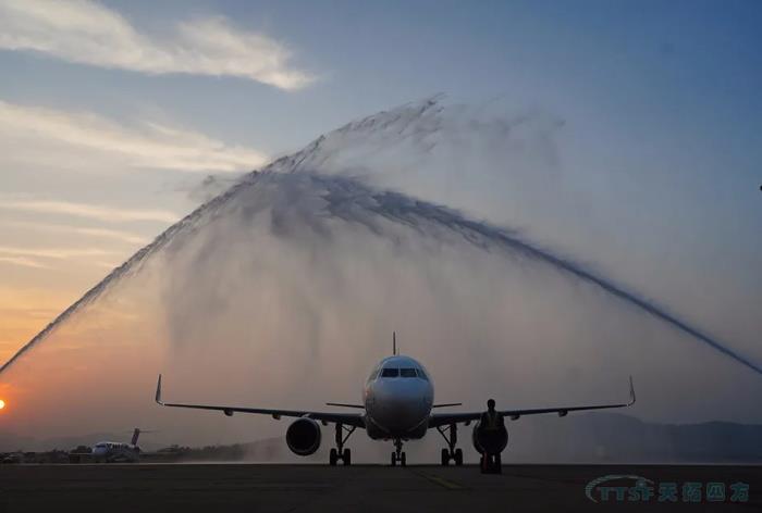 3675位逆行者回家:各地最高禮遇迎接援鄂醫(yī)護回家,感謝英雄,后會有期 3675位逆行者回家:各地最高禮遇迎接援鄂醫(yī)護回家,感謝英雄,后會有期