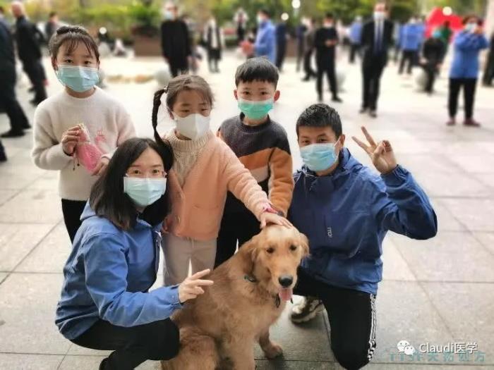 3675位逆行者回家:各地最高禮遇迎接援鄂醫(yī)護回家,感謝英雄,后會有期 3675位逆行者回家:各地最高禮遇迎接援鄂醫(yī)護回家,感謝英雄,后會有期